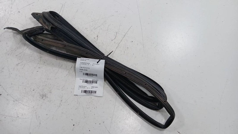 Ford Taurus On Door Seal Rubber Left Driver Front  2013 2014 2015 2016