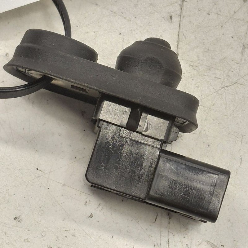 Mitsubishi Outlander   Door Ajar Switch Door Open Dome Light Switch  2