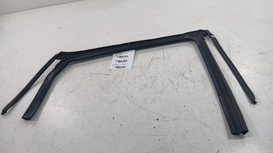 Chrysler 200 Door Glass Window Seal Rubber Left Rear Back  2015 2016 2017