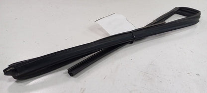 Hyundai Santa Fe Door Glass Window Seal Rubber Left Driver Front 2017 2018 2019