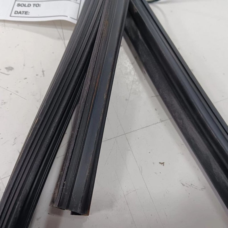 Hyundai Accent Door Glass Window Seal Rubber Right Passenger Front  20