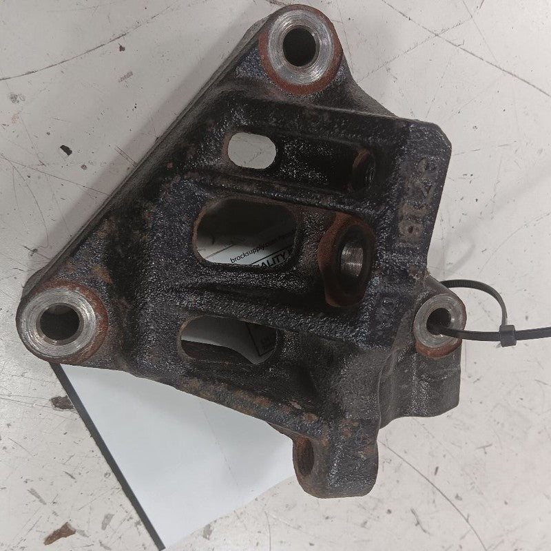 Toyota Corolla 2.0 Engine Motor Mount Bracket Right Passenger  2019 20