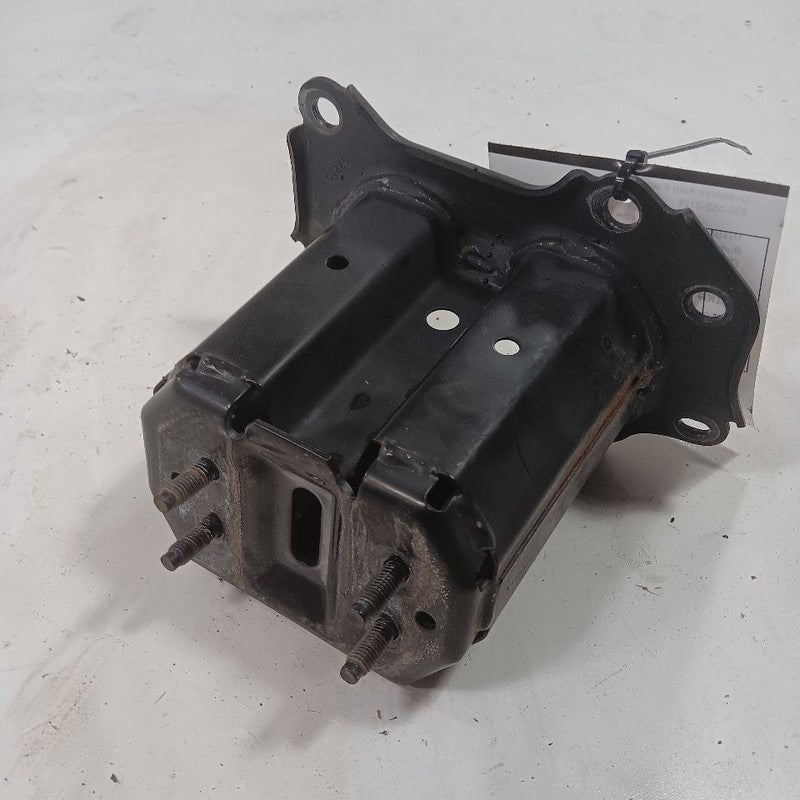 Nissan Altima Bumper Mount Bracket Right Passenger Side Front2023 2022 2021 2020