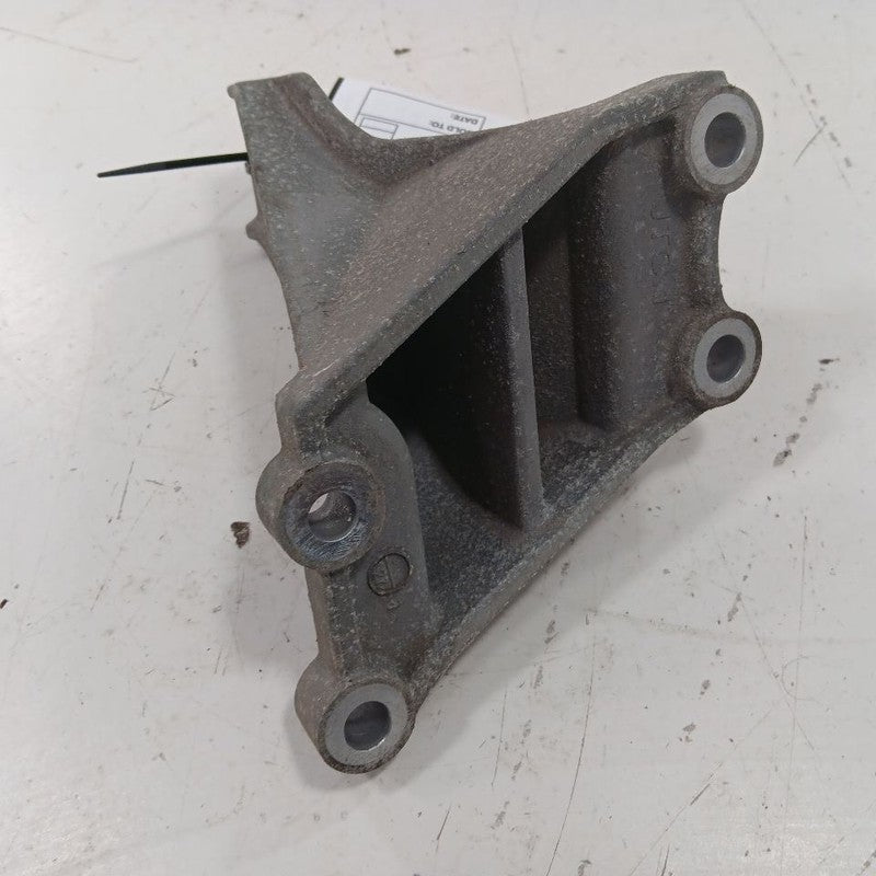 Nissan LEAF Engine Motor Mount Bracket Left Driver  2013 2014 2015 201