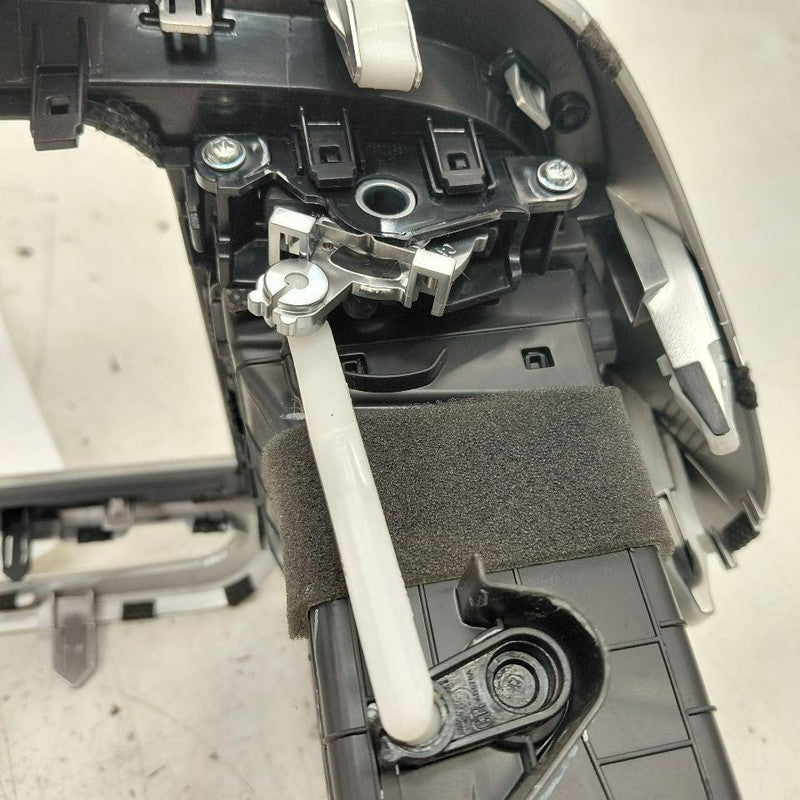 Kia Sorento Dash Air Vent Center Middle  2018 2017 2016