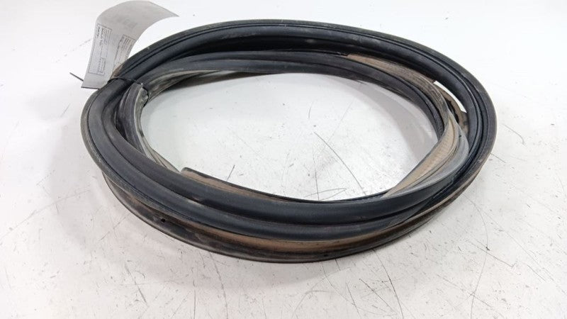 Buick Encore Trunk Lid Hatch Door Rear Back Rubber Seal 2016 2017 2018