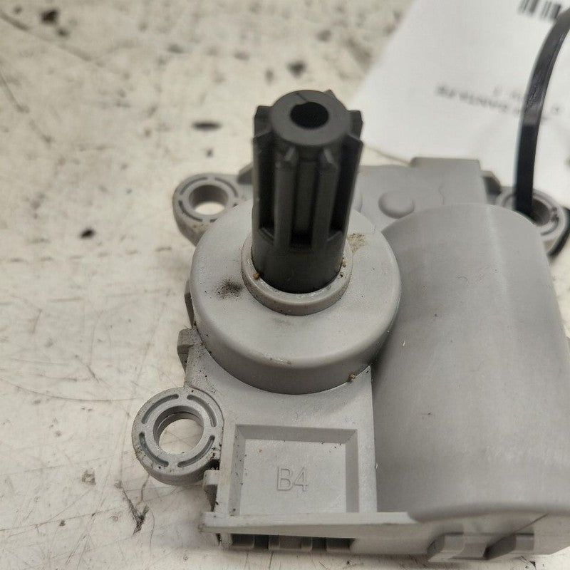 Hyundai Santa Fe Flap Door Motor Heater AC Door Actuator  2019 2020