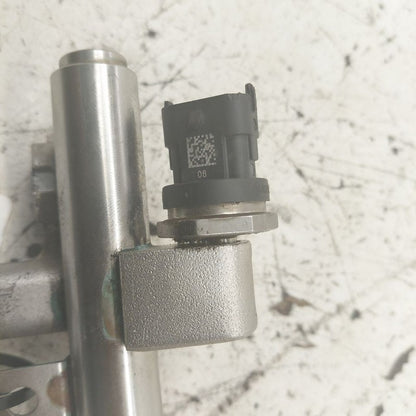 Hyundai Santa Fe Fuel Rail Injection Injector Mount Bar  2.0 2019 2020