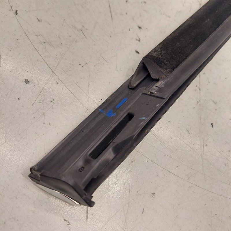 Alfa Romeo Stelvio Door Glass Window Weather Strip Trim Front Left Dri