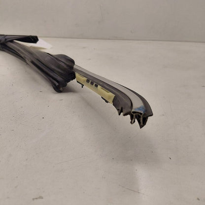 Jeep Cherokee Door Glass Window Seal Rubber Right Passenger Front 2019