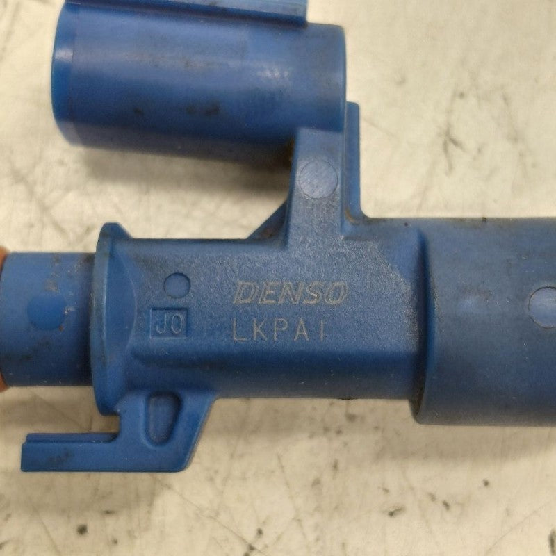 Upper Fuel Injection Injector Fits 22-25 Lexus NX350