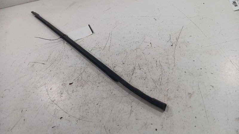 Kia Forte Door Glass Window Weather Strip Trim Front Right Passenger  
