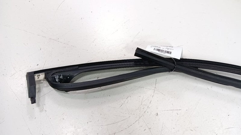 Chevrolet Equinox Door Glass Window Seal Rubber Left Driver Front 2018 2019