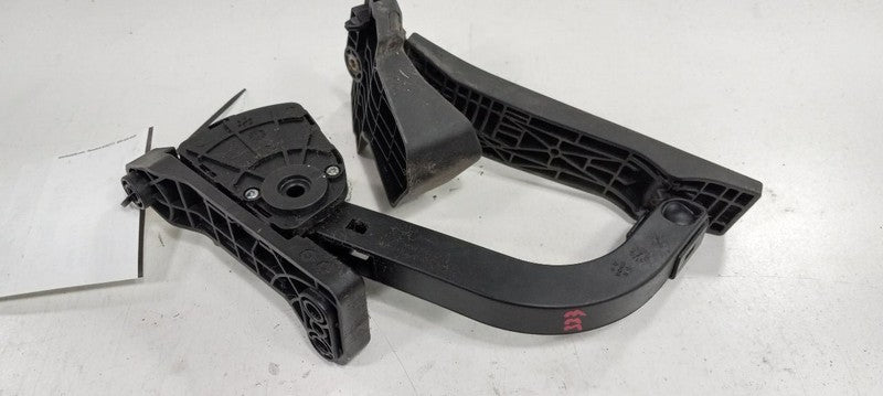 Hyundai Santa Fe Gas Pedal 2017 2018 2019