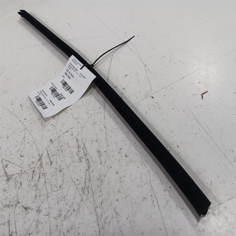 Hyundai Accent Right Rear Weather Strip Interior  2012 2013 2014 2015 