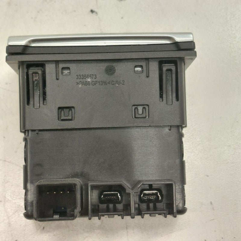 Jeep Cherokee USB Plug In Hub Port  2019 2020 2021