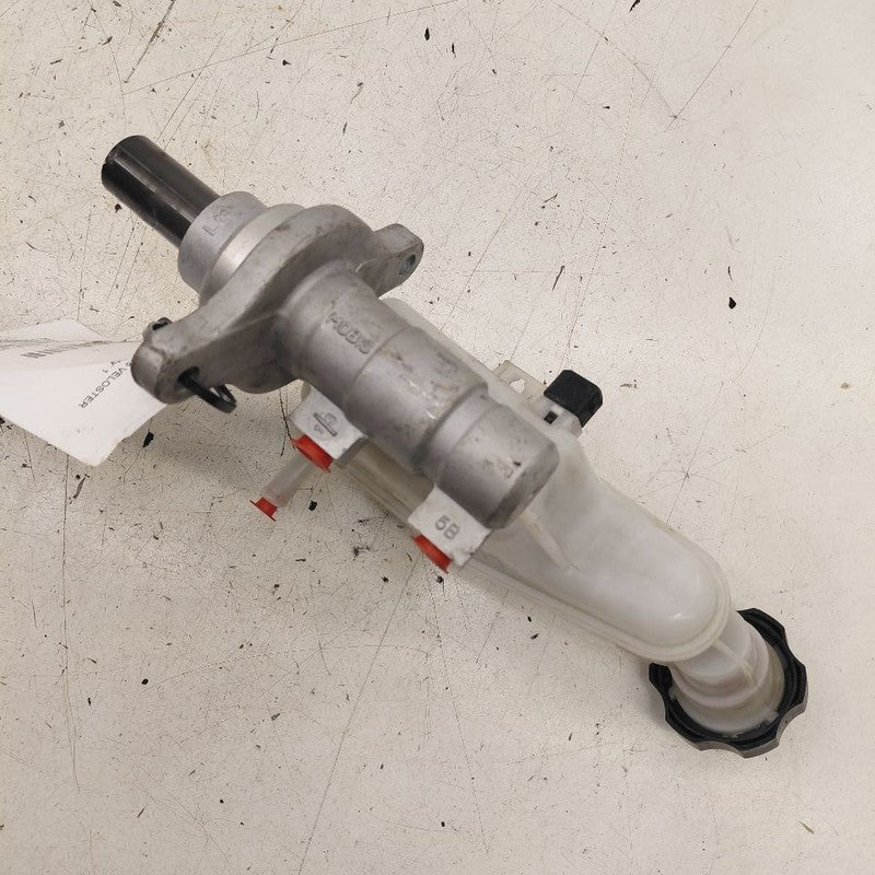 Brake Master Cylinder Fits 12-17 Hyundai Veloster
