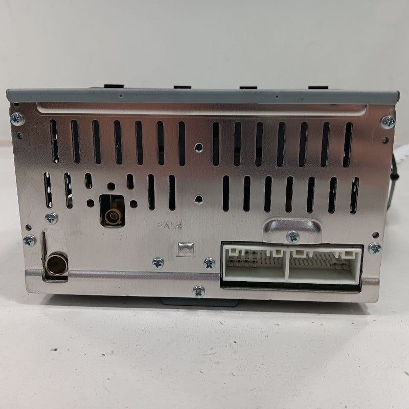 Audio Equipment Radio AM-FM-stereo-CD-MP3 US Market 15-17 Hyundai Accent