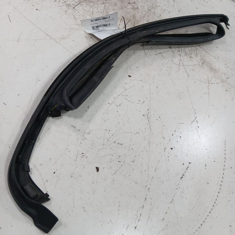 Fiat 500 Door Glass Window Seal Rubber Left Driver Rear Back  2016 201