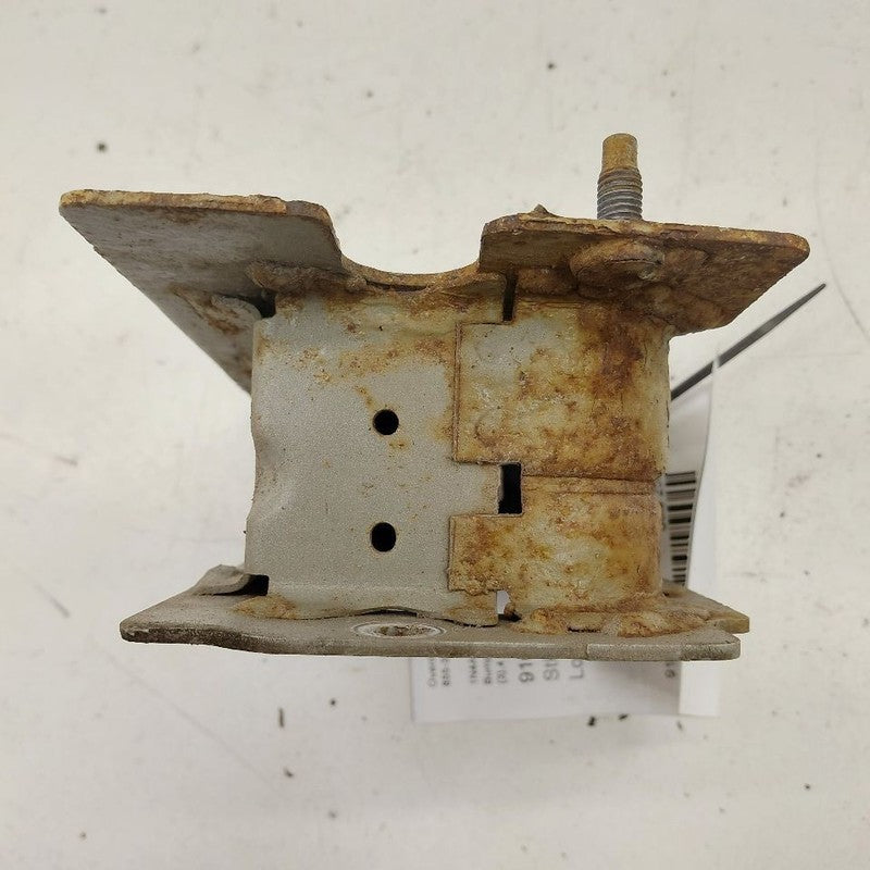 Nissan Maxima Bumper Mount Bracket Right Passenger Side Rear  2018 201