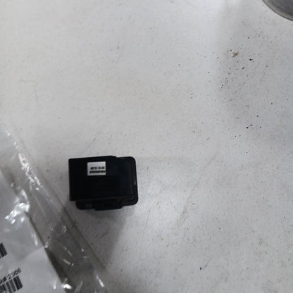 Jeep Cherokee 12V Power Port Socket  2015 2016 2017 OEM