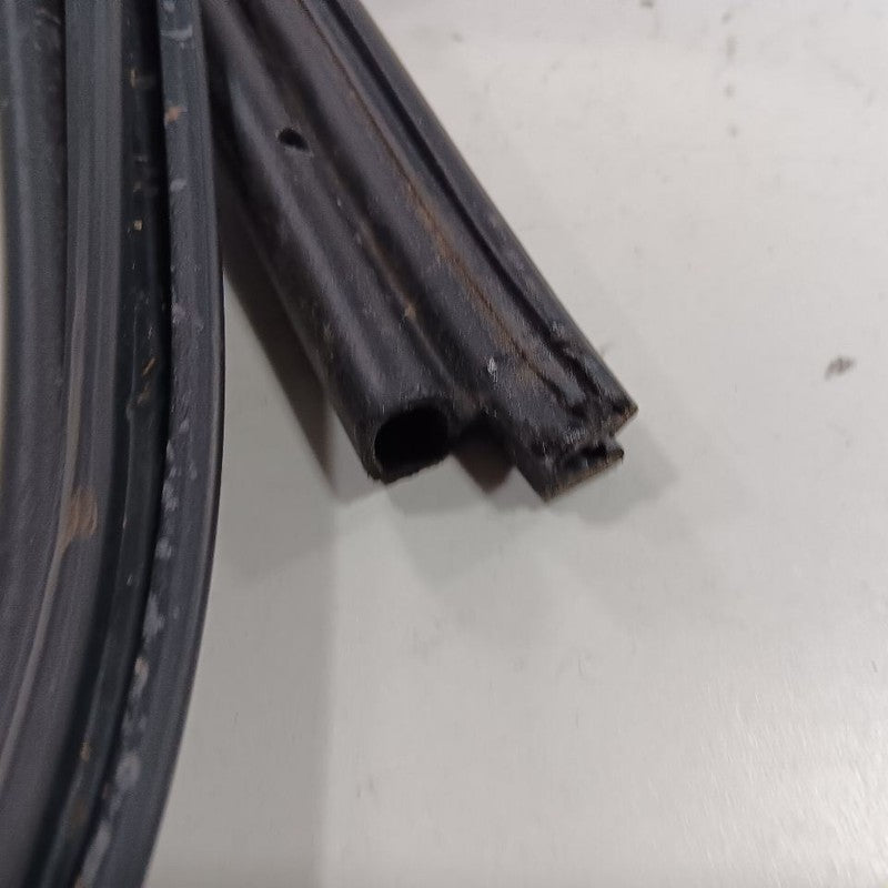 Kia Sportage Cowl Vent Panel Hood Rubber Seal  2022 2021 2020 2019 2018