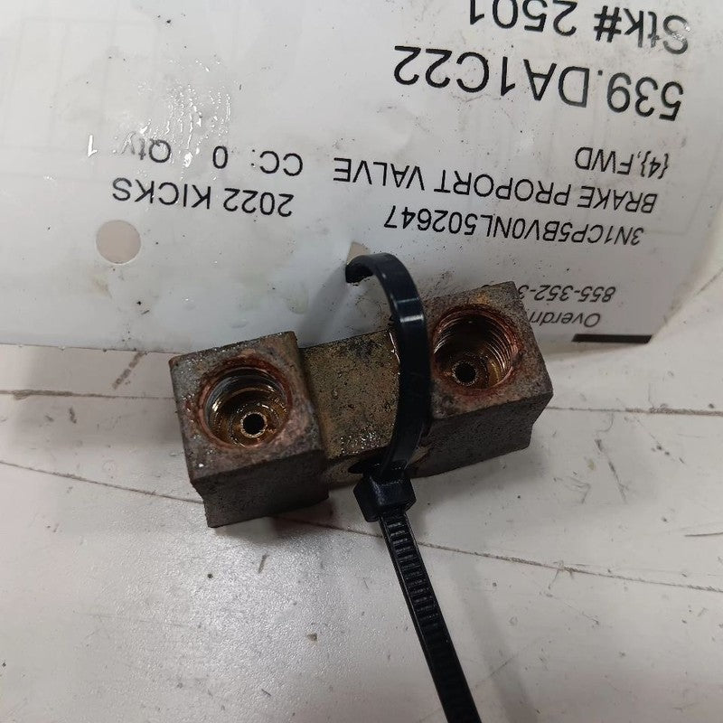 Nissan Kicks Brake Line Proportioning Valve Junction Splitter  2021 20