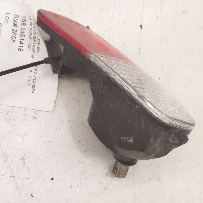 Mitsubishi Outlander   Passenger Right Rear Reflector  2018 2017 2016