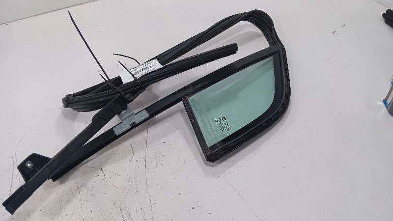 Buick Encore Door Glass Window Seal Rubber Right Passenger Front  2016 2017 2018