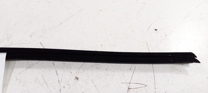 Kia Sorento Right Front Weather Strip Interior 2016 2017 2018 OEM