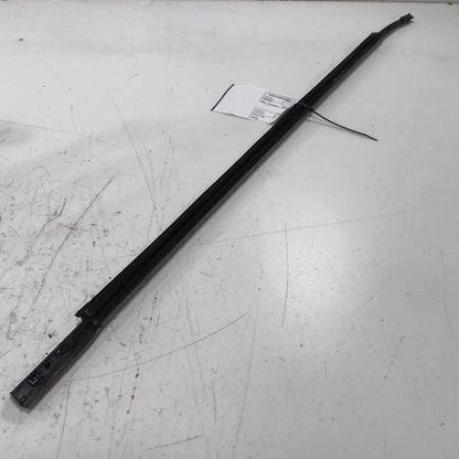 Kia Forte Door Glass Window Weather Strip Trim Front Right Passenger  