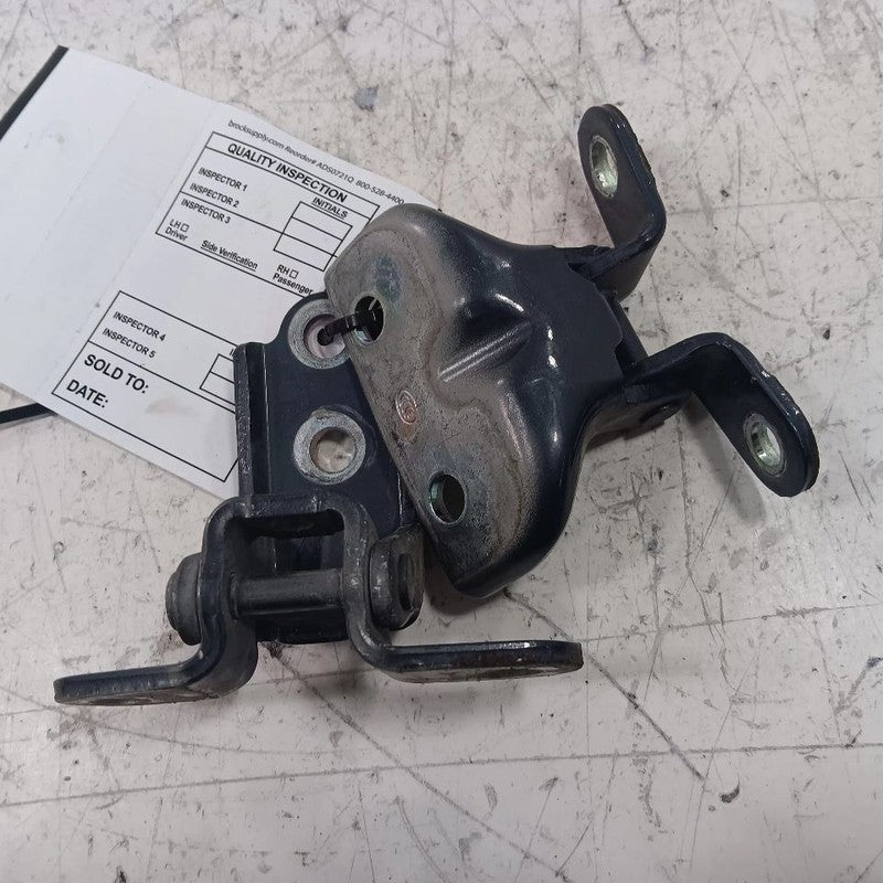 Hyundai Tucson Door Hinge Set Left Rear  2019 2020 2021 OEM