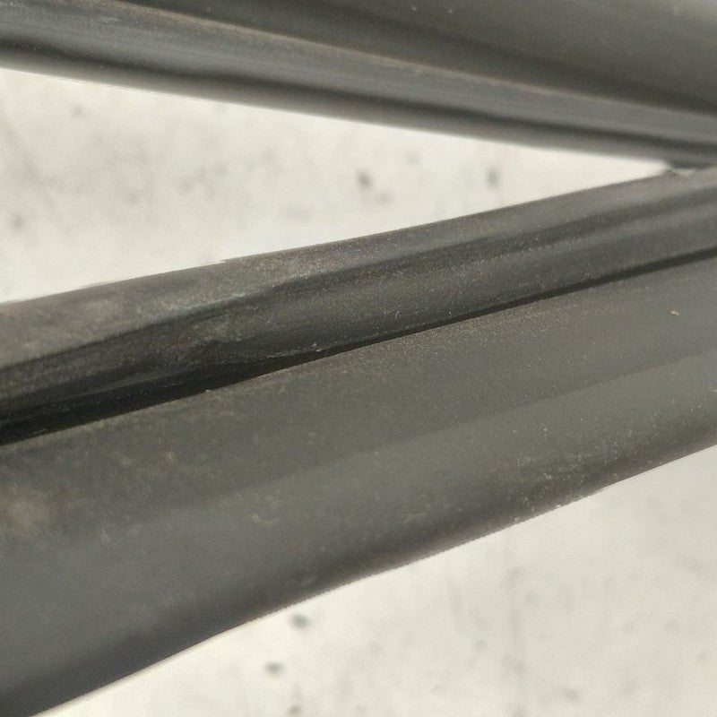 Mitsubishi Outlander   Door Glass Window Seal Rubber Right Passenger F