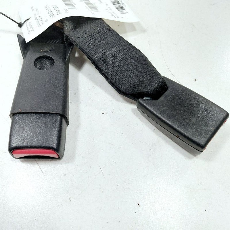 Chrysler 300 Seat Belt Buckle Latch Right Passenger Rear Back  2017 20