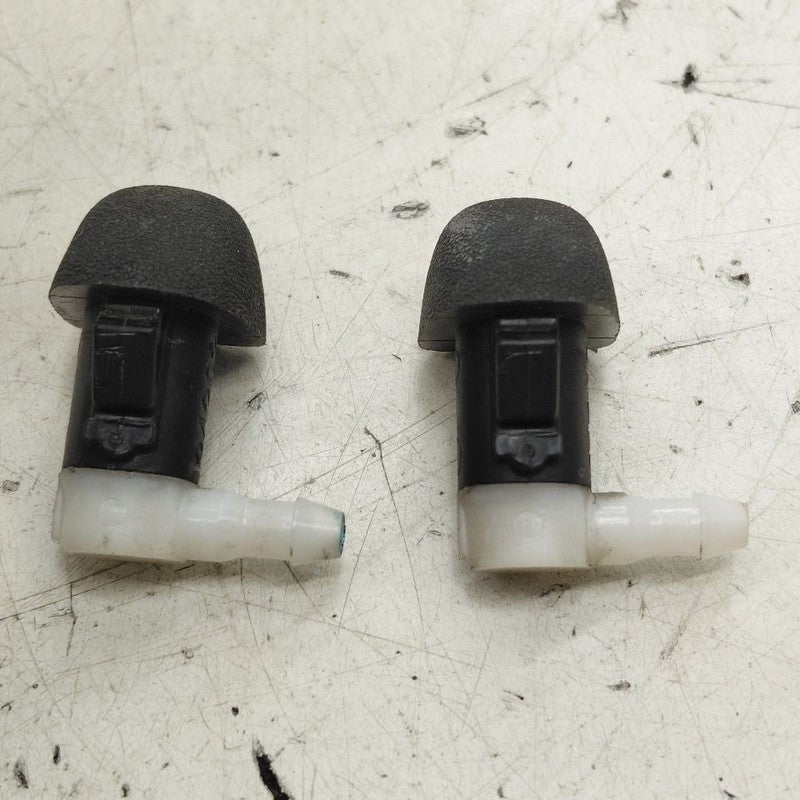 Cadillac CT6 Windshield Wiper Washer Fluid Hood Sprayer Nozzles  2018 