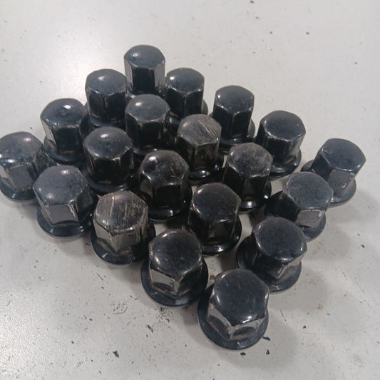 Grand Cherokee Lug Nut Set  2017 2018 2019 2020