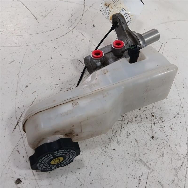 Brake Master Cylinder Fits 16-20 Chevy Malibu
