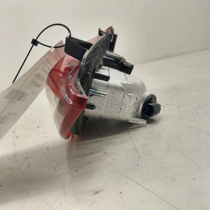 Driver Left Tail Light Brake Lamp Lid Mounted Incandescent Fits 14-17 