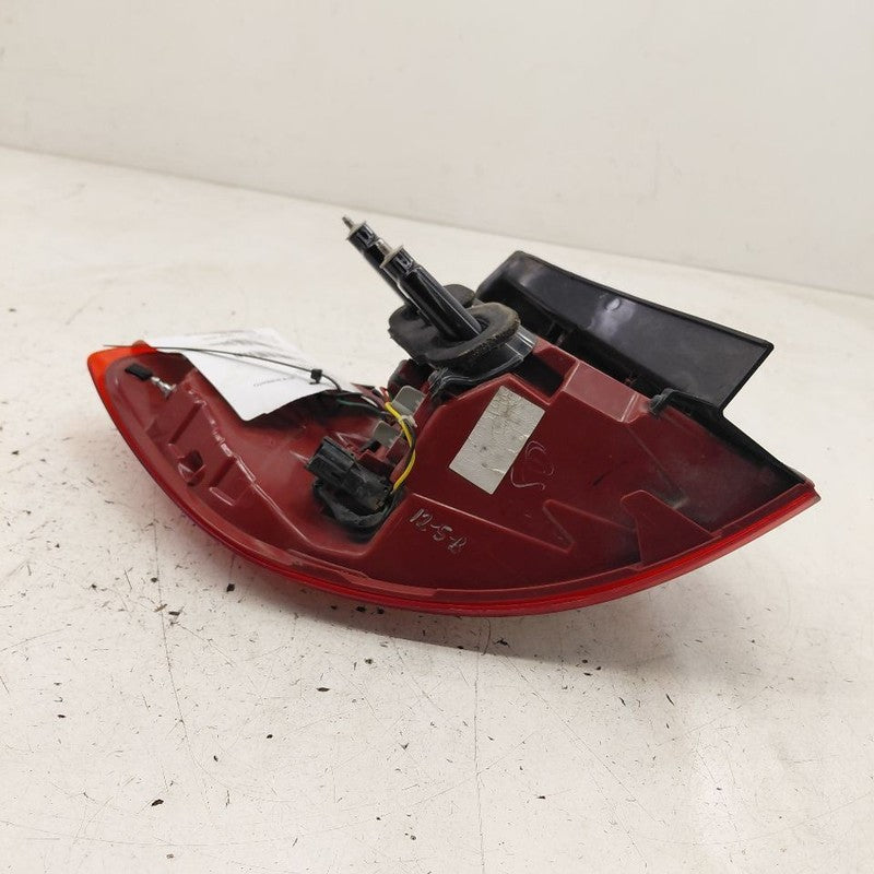 Passenger Right Rear Tail Light Brake Lamp Fits 16-18 Kia Sorento