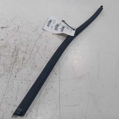 Hyundai Tucson Left Front Weather Strip Interior  2019 2020 2021