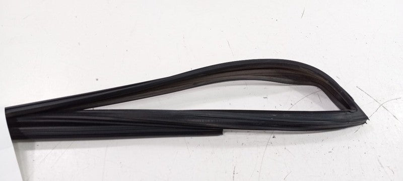 Subaru Tribeca Door Glass Window Seal Rubber Left Driver Front 2010 20