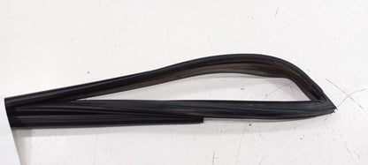 Subaru Tribeca Door Glass Window Seal Rubber Left Driver Front 2010 20