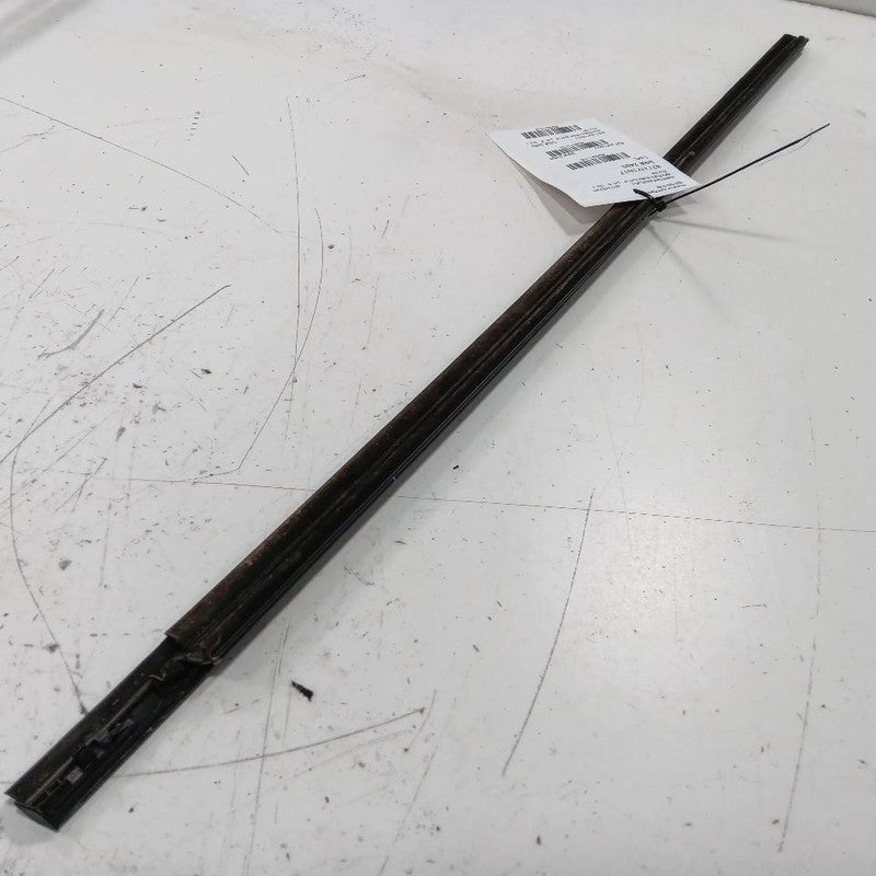 Hyundai Accent Door Glass Window Weather Strip Trim Front Left Driver 