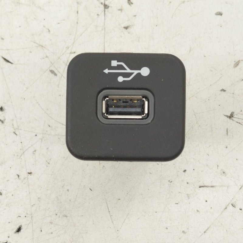 2018 Fiat 500 X Model USB Plug In Hub Port