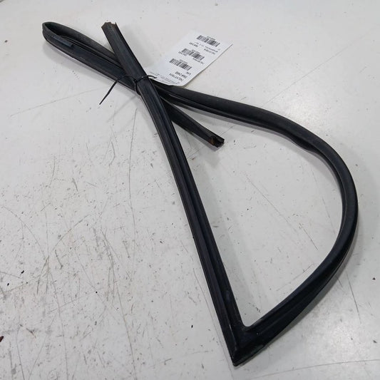 Hyundai Accent Door Glass Window Seal Rubber Right Passenger Front  2012 2013 20