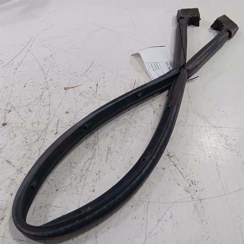 Buick Encore Cowl Vent Panel Hood Rubber Seal  2018 2019 2020