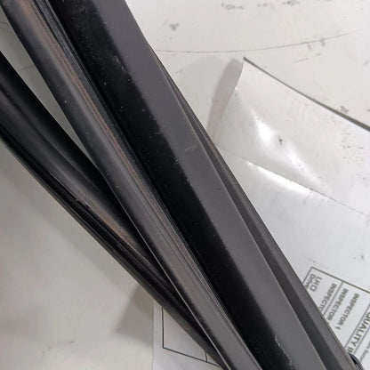 Toyota Prius C Door Glass Window Seal Rubber Right Passenger Rear Back