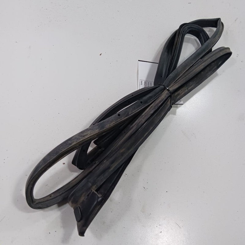 Grand Cherokee On Door Seal Rubber Right Passenger Rear Back 2017 2018
