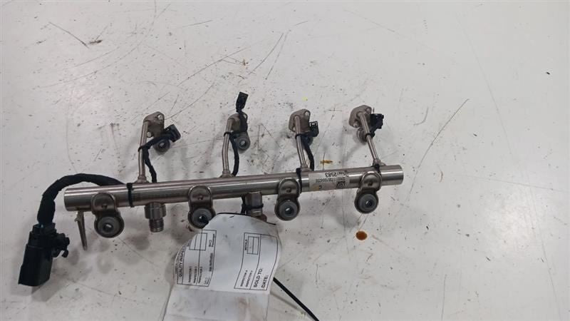 Buick Encore Fuel Rail Injection Injector Mount Bar  2016 2017 2018 2019