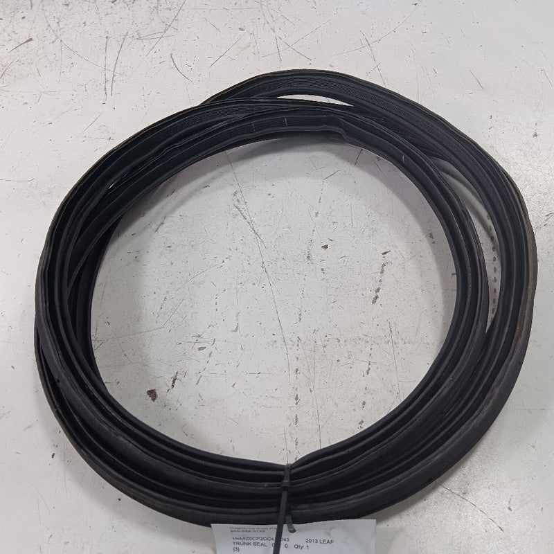 Nissan LEAF Trunk Lid Hatch Door Rear Back Rubber Seal  2013 2014 2015